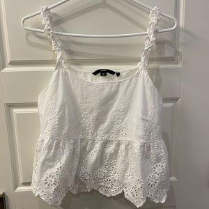 2/$18 Vero Moda White Flower Lace Cropped Tank Top Spring Size M